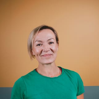 Grace Stilgrove, founder of Divine Inner Health, CBT therapist and Iyengar yoga teacher